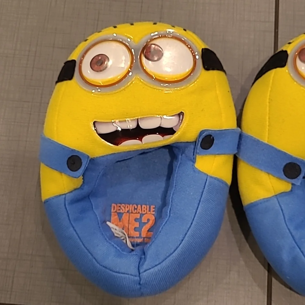 Minion Slippers Size 11-12